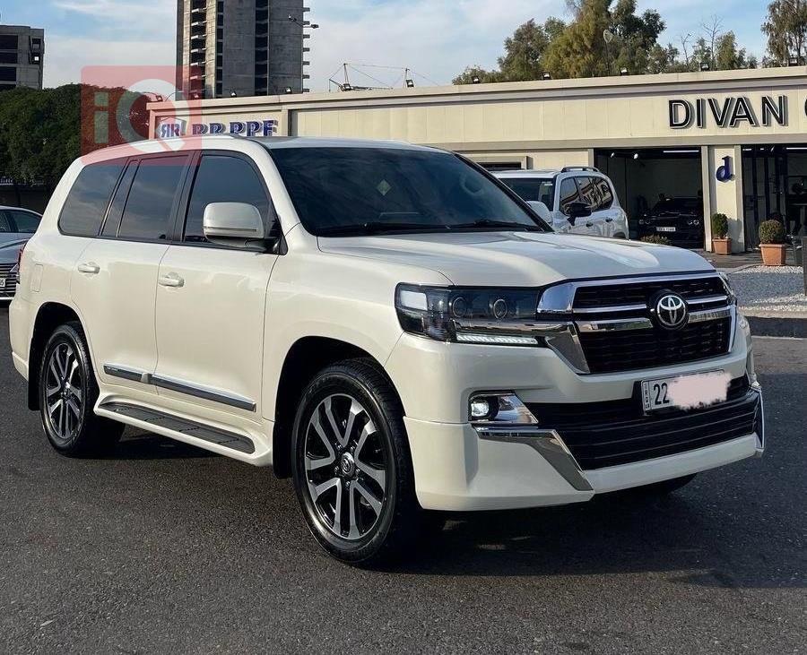 تۆیۆتا لاند کروزەر